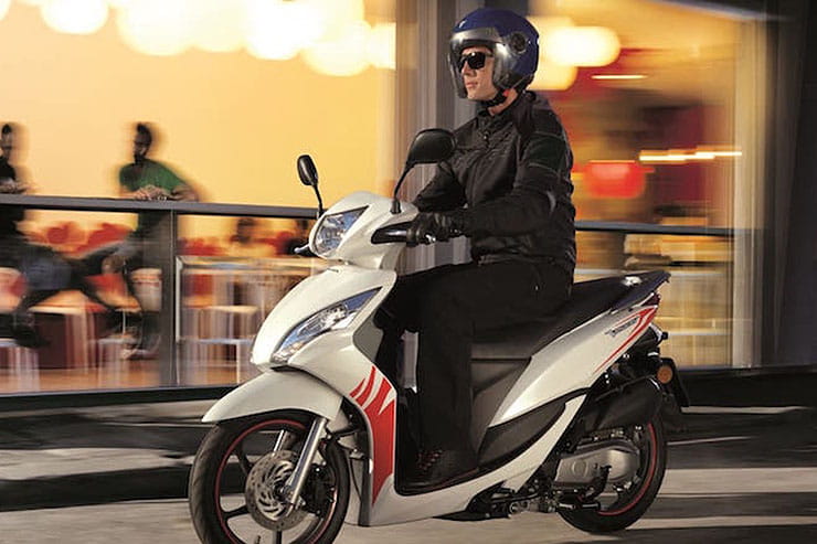 Honda Vision 110 Scooter 2011 Review Used Guide_05