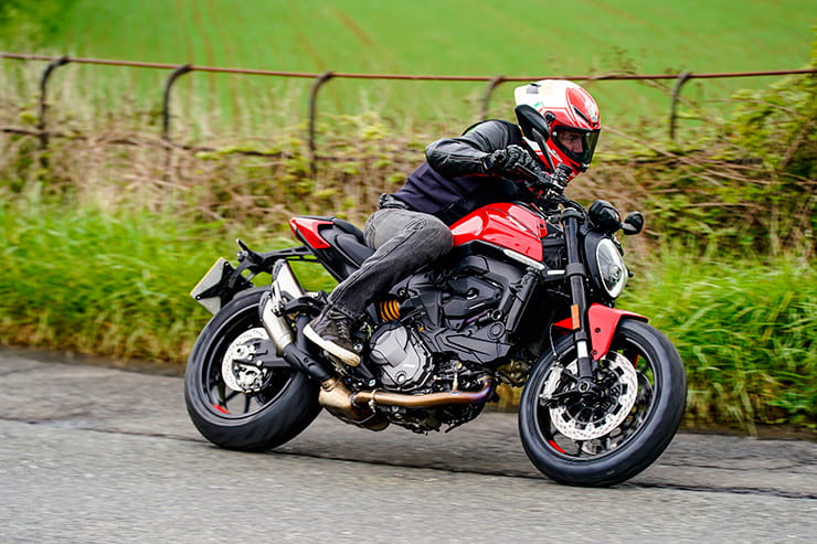 Ducati Monster 2021 Review Price Spec_10