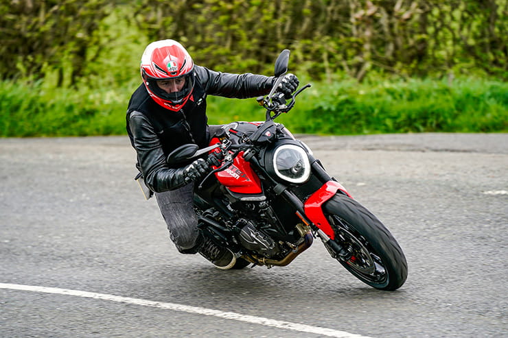Ducati Monster 2021 Review Price Spec_15