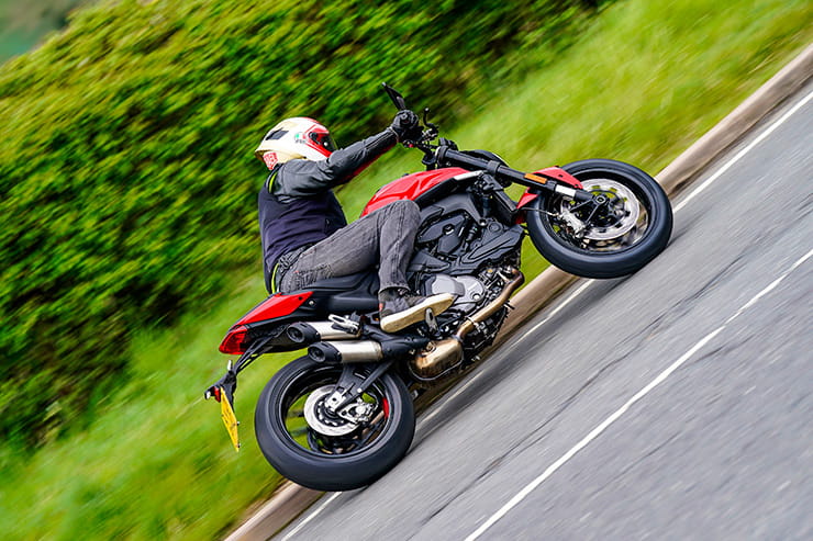 Ducati Monster 2021 Review Price Spec_74