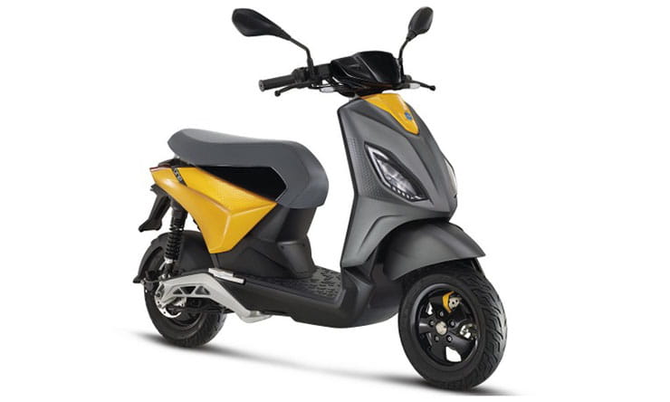 2022 Piaggio ONE Electric Scooter_01