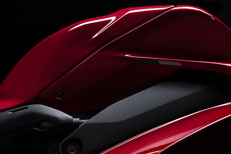 Ducati Panigale V4 2022 News Details Price Spec (13)
