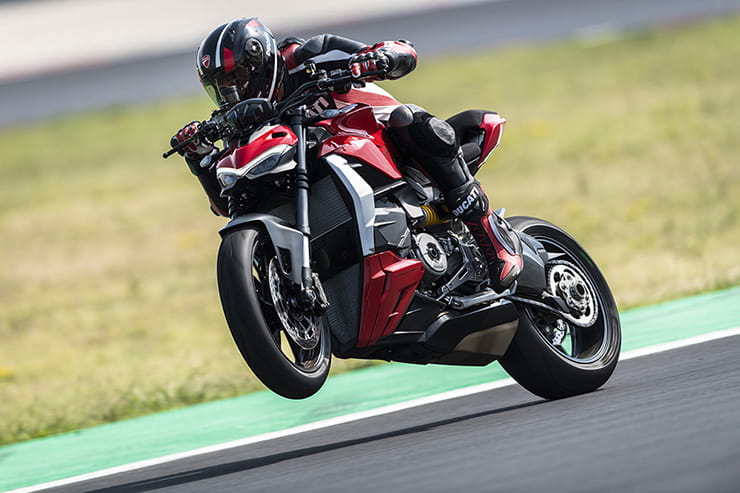Ducati Streetfighter V2  2022 Details Price Spec_36