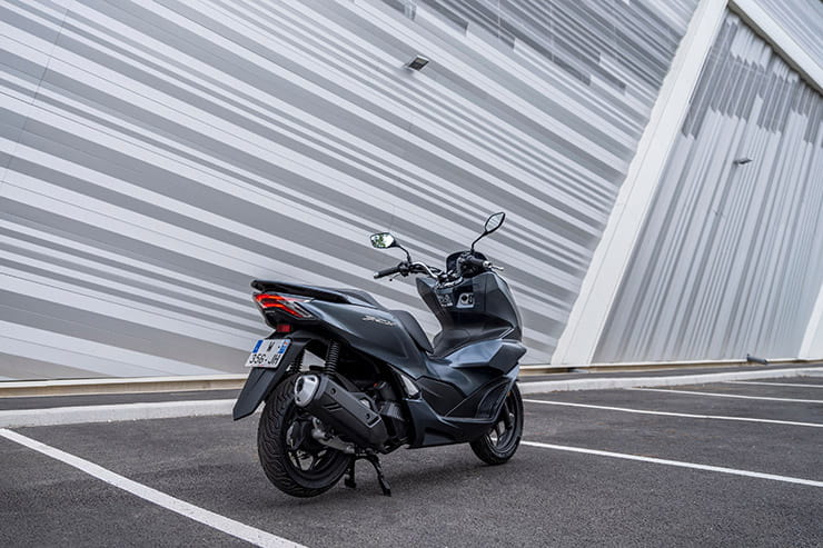 2021 Honda PCX125 Scooter review details price spec_013