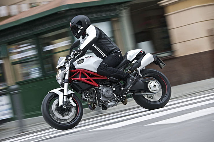 Ducati Monster 796 2011 Review Used Price Spec_03