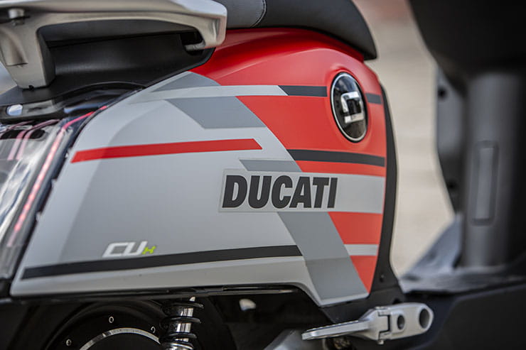 Super Soco CUx Ducati 2021 Review Spec Price_07