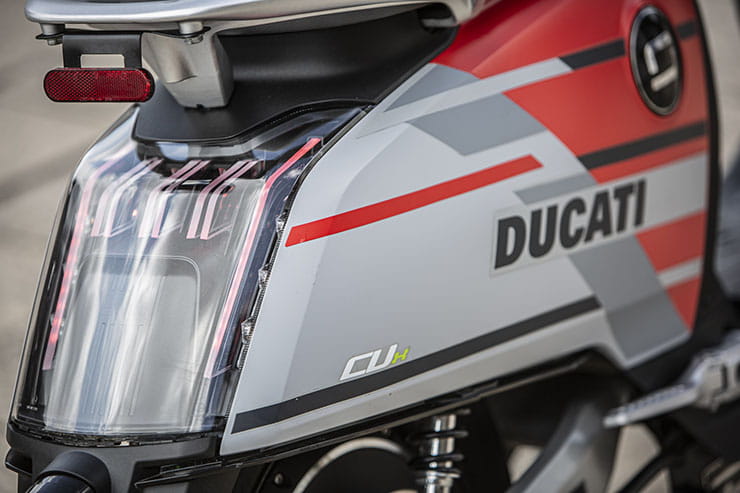 Super Soco CUx Ducati 2021 Review Spec Price_10