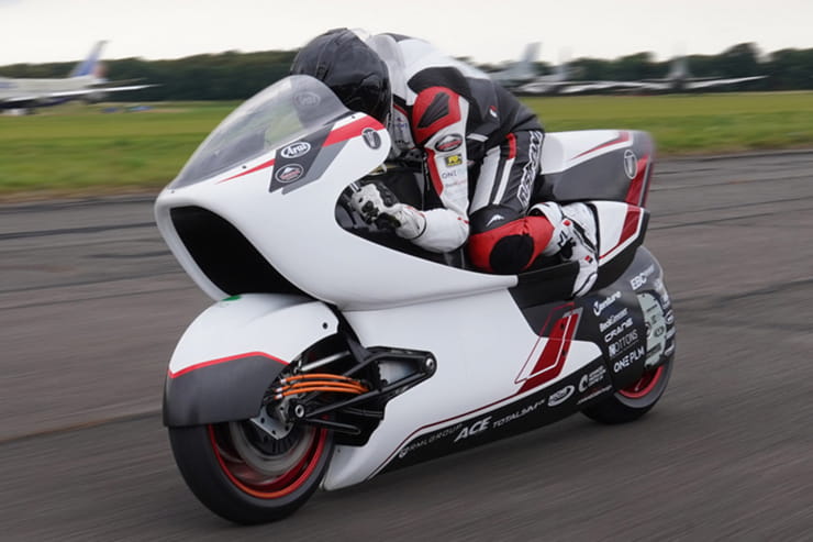 White Motorcycles WMC250EV Electric Bike Record Speed Testing_24