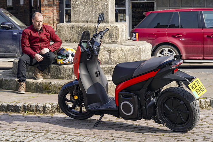 2022 Seat MO Electric Scooter Review Price Spec_31