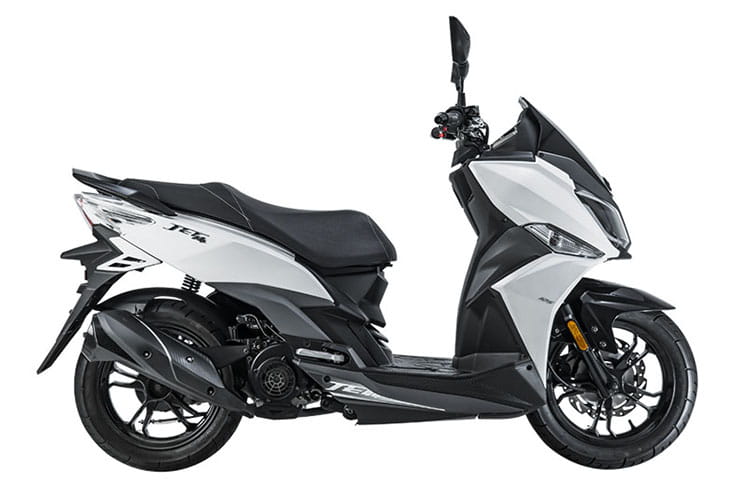 Top 10 500cc Scooters for 2022_08