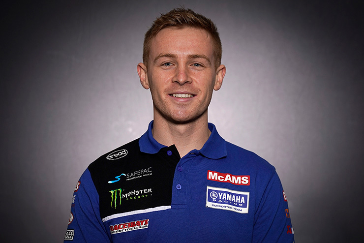 Tim Neave signs for McAms Yamaha BSB2023_01