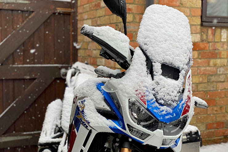 Top tips for riding your motorcycle in winter safely_04