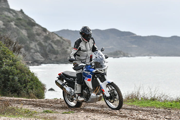 2022 New Motorcycle Guide Capacity Details Price_01
