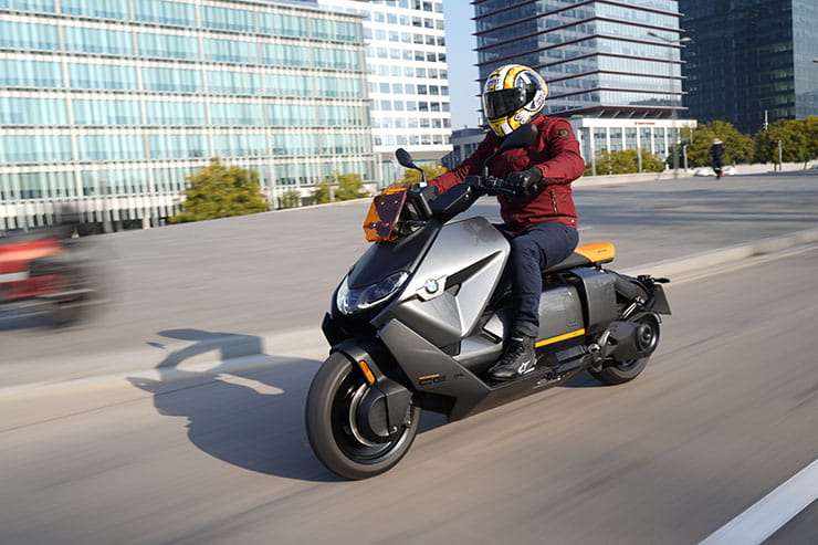 2022 BMW CE 04 Electric Scooter Review Price Spec Details_32