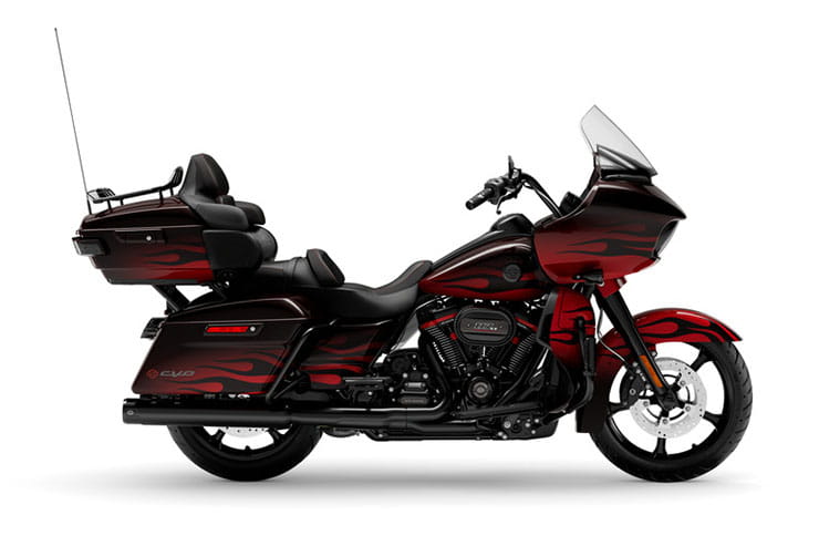 2022 Harley-Davidson CVO RoadGlide Ltd_01