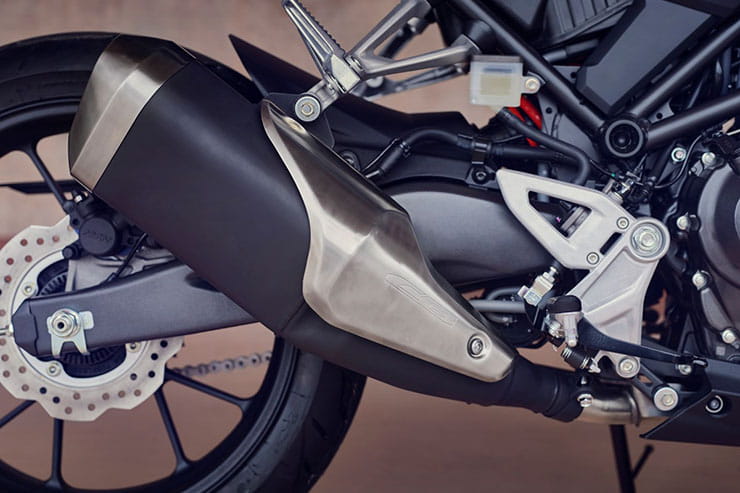2022 Honda CB300R Details Price Spec_19