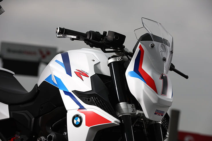 BMW UK introduces one-make F 900 R race series_02a