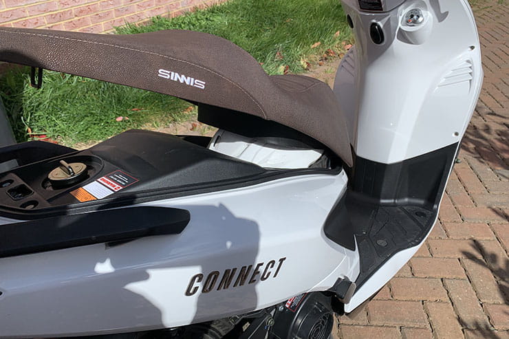 Sinnis Connect 125 Scooter 2022 Review Price Spec_05
