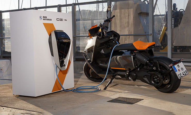 UK Government extends electric motorcycle grants_thumb