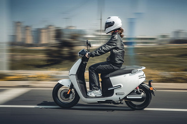 Top Ten 10 Electric Scooters Prices Spec_13