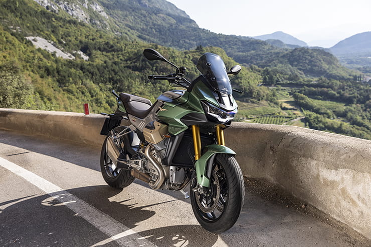 2022 Moto Guzzi V100 Mandello Review Price Spec_04