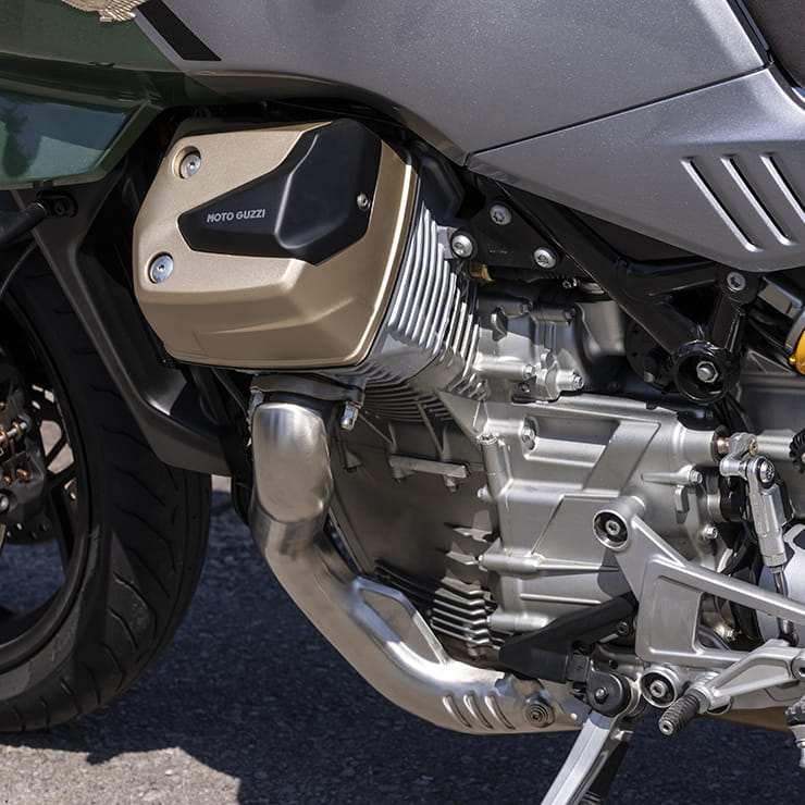 2022 Moto Guzzi V100 Mandello Review Price Spec_20