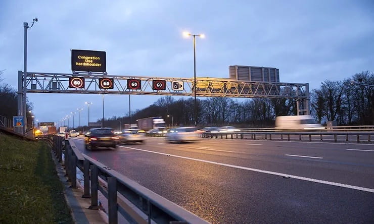 IMAGE01 Could PM Liz Truss abolish motorway speed limits  Motorway speed limits smart motorways spee