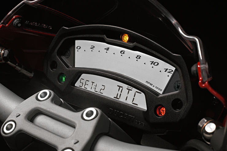 2012 Ducati Monster 1100 Evo Review Used Spec Price_05
