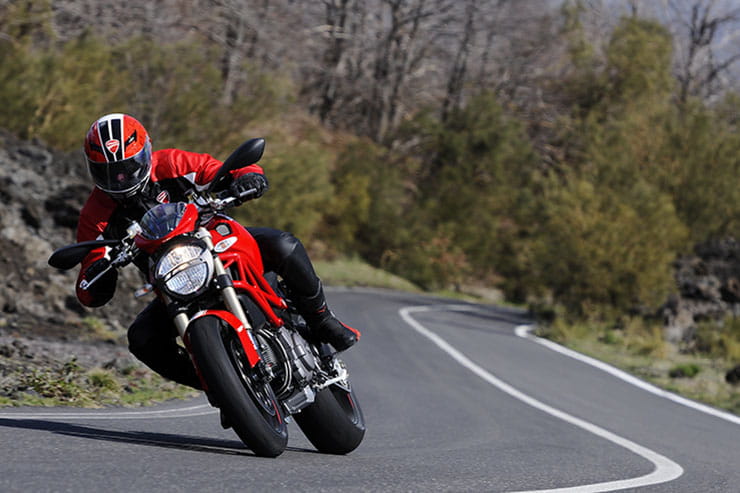 2012 Ducati Monster 1100 Evo Review Used Spec Price_14