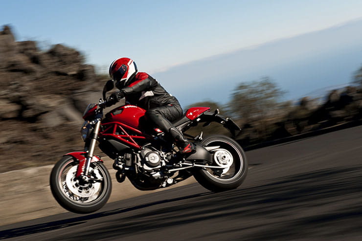 2012 Ducati Monster 1100 Evo Review Used Spec Price_15