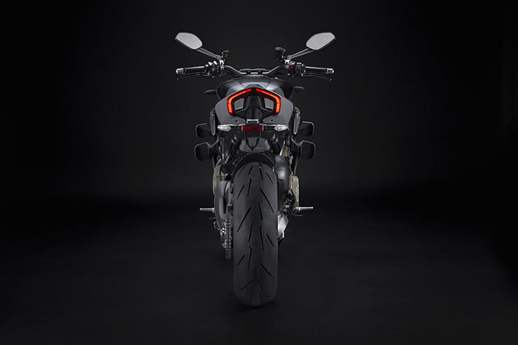 2023 Ducati Streetfighter V4 S SP2 Review Price Spec_15