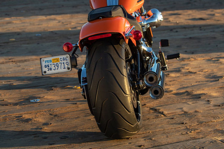 2023 Harley-Davidson Breakout 117 Review Details Price Spec_13