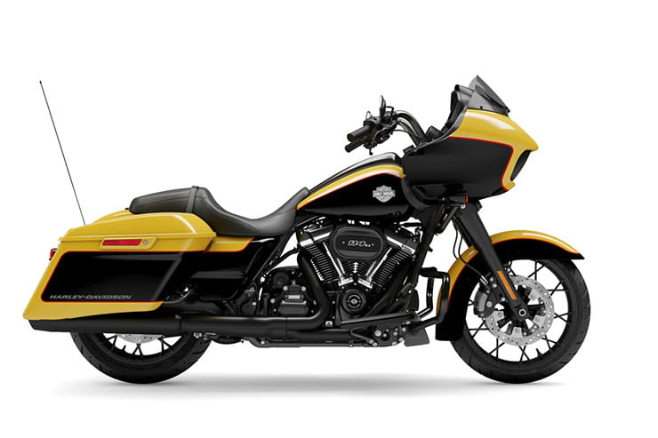 2023 Harley Davidson Road Glide Special Review Details Price Spec_11