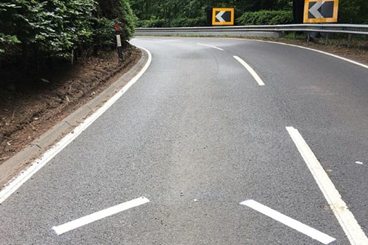 New Scottish road markings promote safer cornering_01