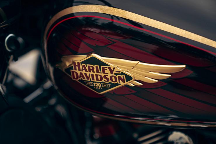 Harley-Davidson celebrates 120 years with seven Anniversary Models_01
