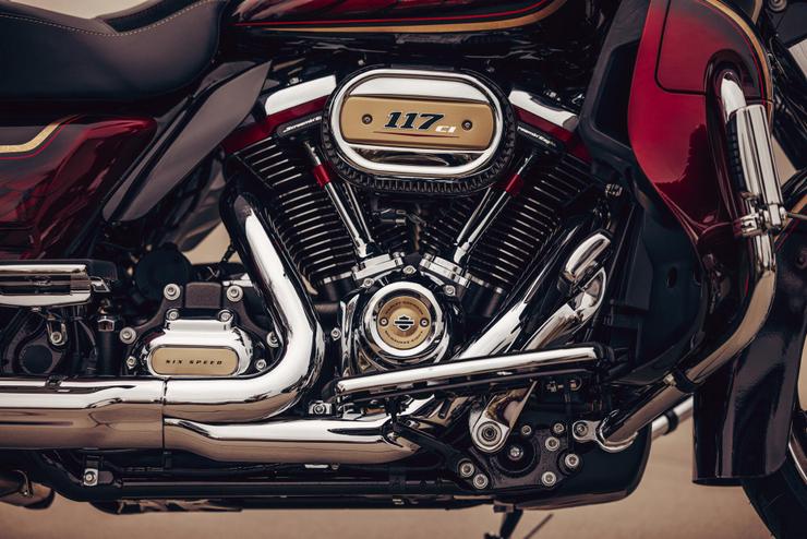 Harley-Davidson celebrates 120 years with seven Anniversary Models_06