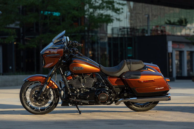 2023 Harley-Davidson CVO Street Glide Review Price Spec_01