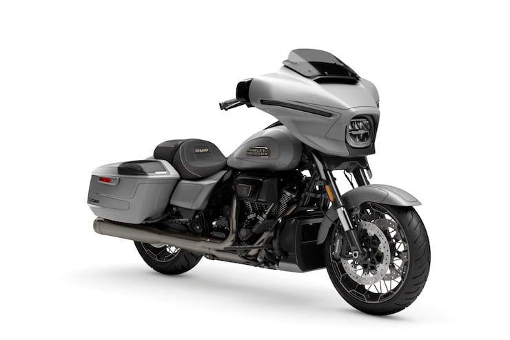 2023 Harley-Davidson CVO Street Glide Review Price Spec_06