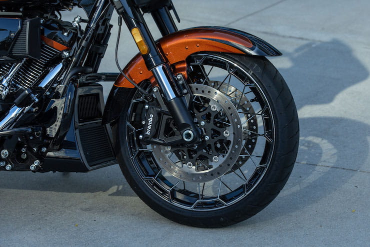 2023 Harley-Davidson CVO Street Glide Review Price Spec_11