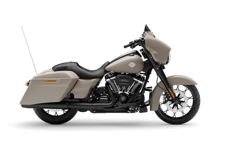 2023 Harley-Davidson CVO Street Glide Review Price Spec_22