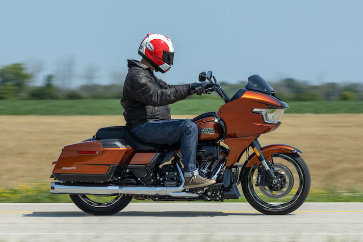 2023 Harley-Davidson CVO Roadglide 2023 Review Price Spec_09