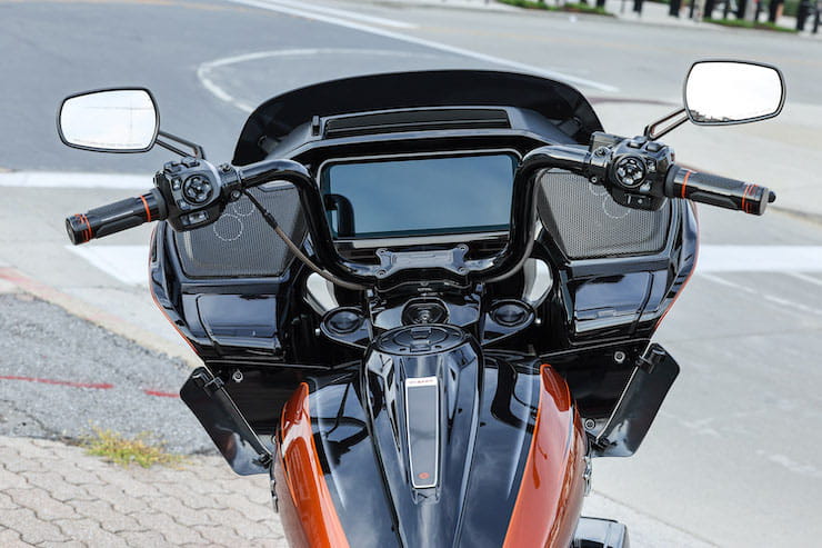 2023 Harley-Davidson CVO Roadglide 2023 Review Price Spec_16