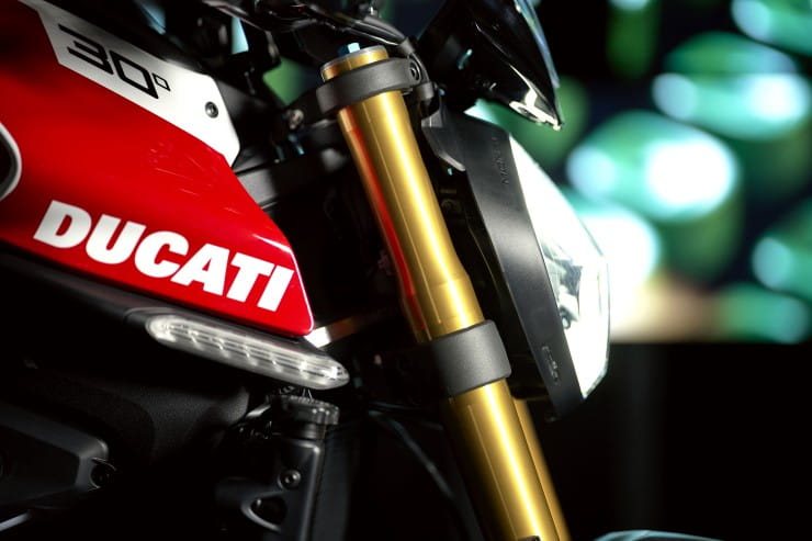 2024 Ducati Monster 30 Anniversario Review Price Spec_17