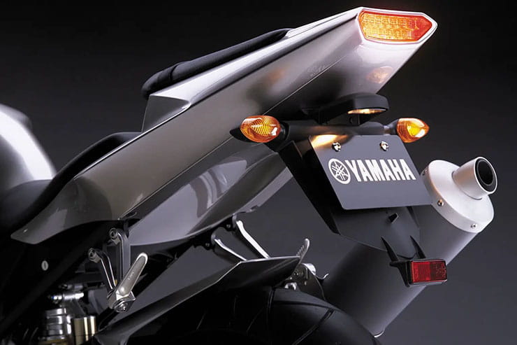 1998 Yamaha YZF-R1 Review Used Price Spec_10