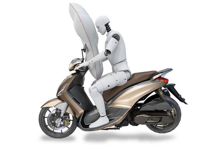 Airbags coming to Piaggio MP3 and more_09