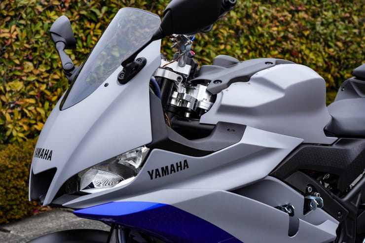 Yamaha display anti-crash motorcycle AMSAS_04