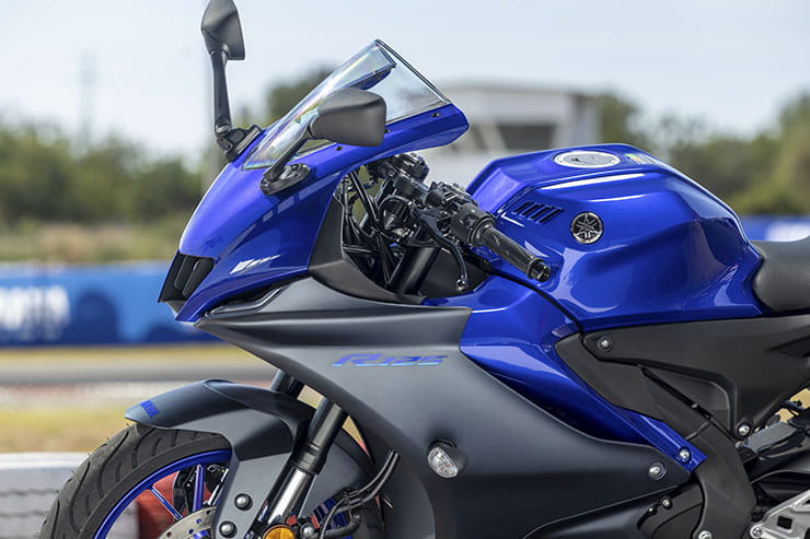2023 Yamaha R125 Review Details Spec Price_05