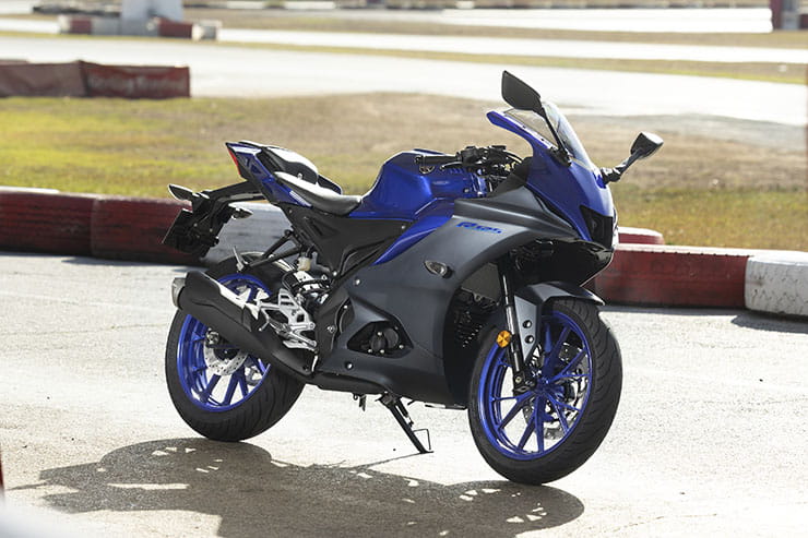 2023 Yamaha R125 Review Details Spec Price_17