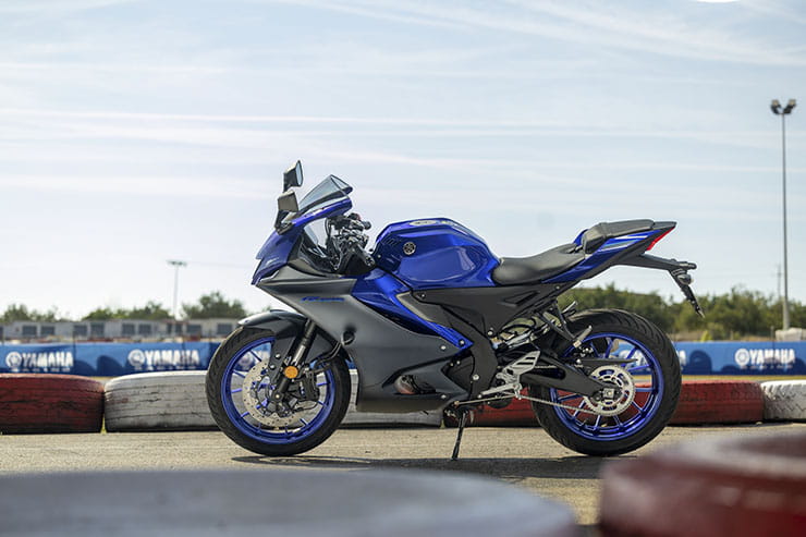 2023 Yamaha R125 Review Details Spec Price_18