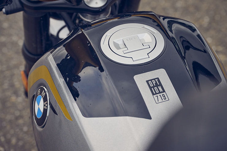 2024 BMW R12 Review Details Price Spec_17